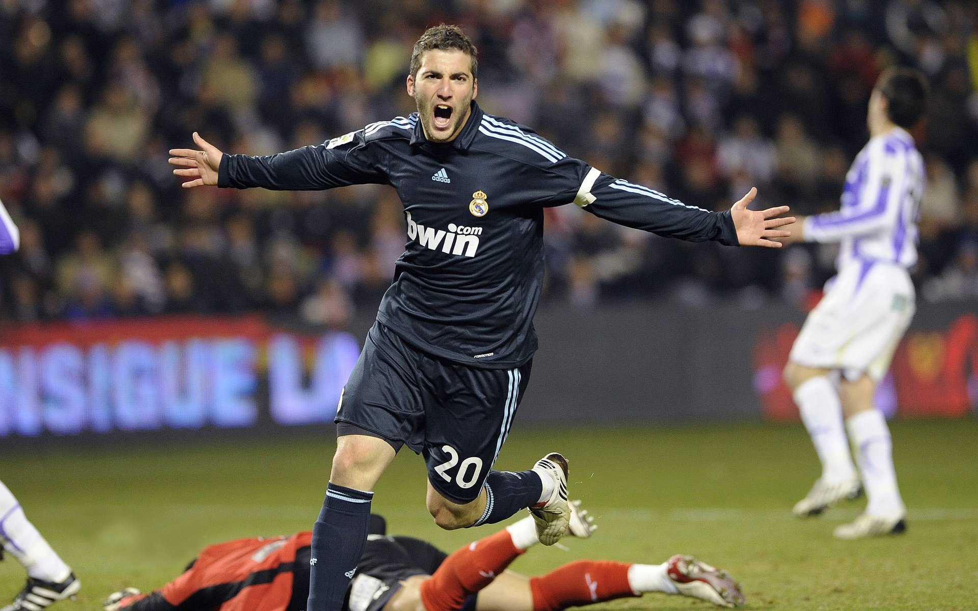 米兰全站APP正式版下载-球员跑位是否越来越依赖战术引导而非临场判断，跑位最好的球员